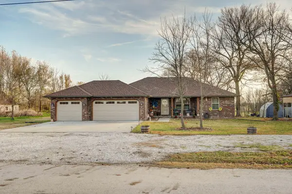 422 Spring Creek Road, Clever, MO 65631