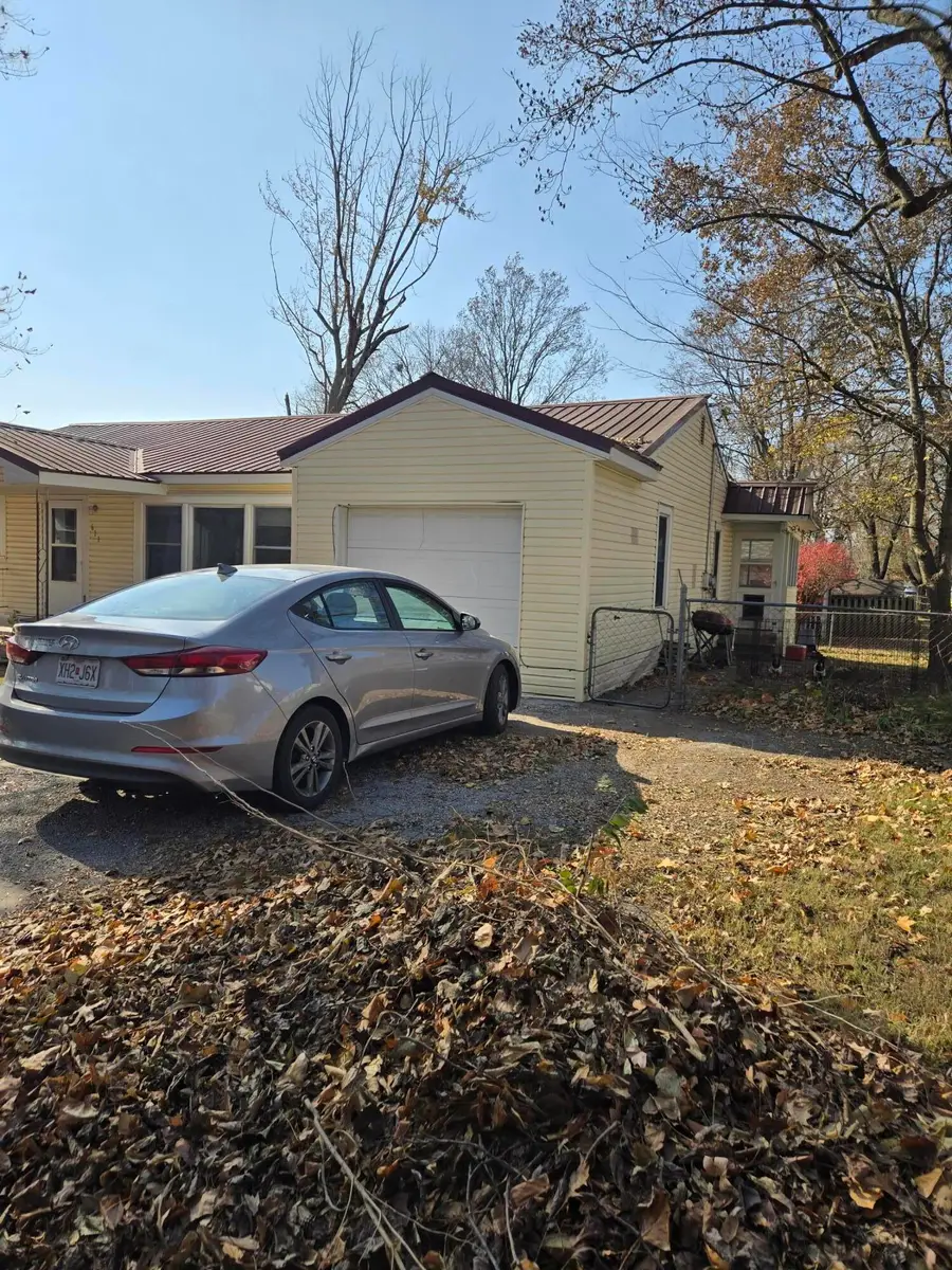 611 S Harrison Avenue, Aurora, MO 65605 - Image #2