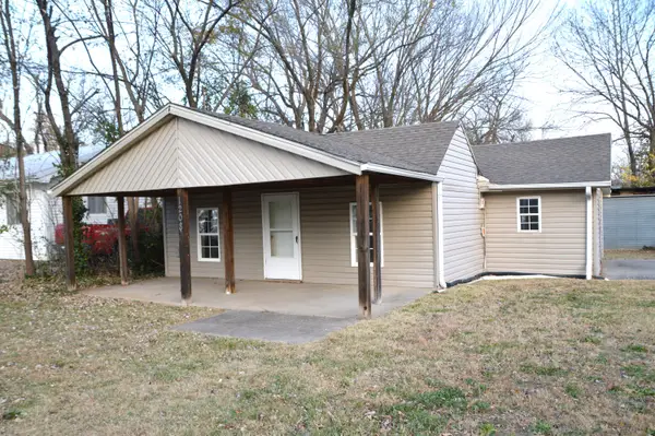 1208 N Fulbright Avenue, Springfield, MO 65802