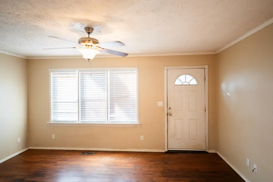 2074 N Columbia Avenue, Springfield, MO 65803 - Image #3