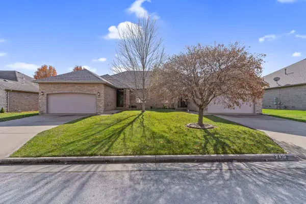 2408 W Deerbrooke Trail, Ozark, MO 65721