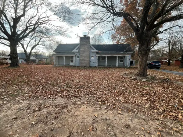 107 E Mockingbird Lane, Crane, MO 65633