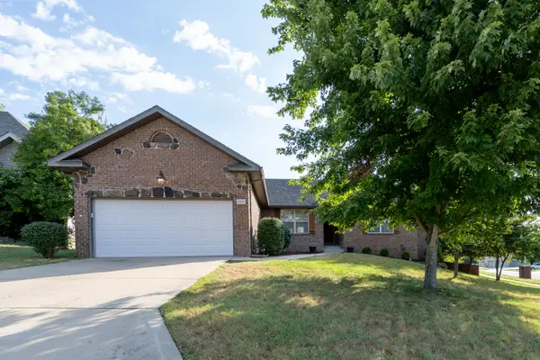 2021 W Melbourne Court, Springfield, MO 65810