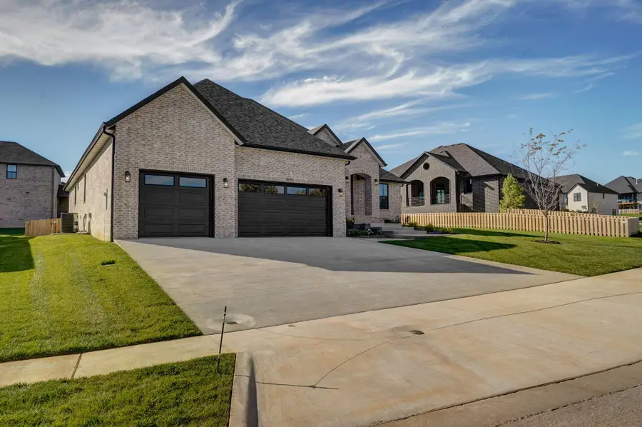 1525 N Marlowe Avenue, Springfield, MO 65802 - Image #3