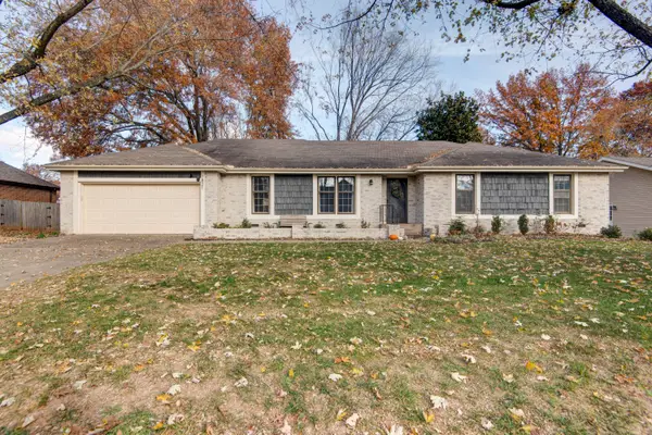 1821 E Vincent Drive, Springfield, MO 65804