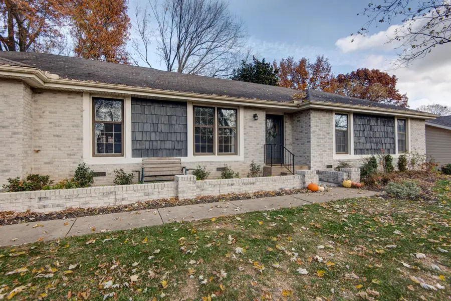 1821 E Vincent Drive, Springfield, MO 65804 - Image #2