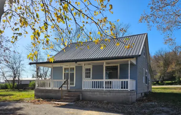 105 Beeman Street, Pineville, MO 64856