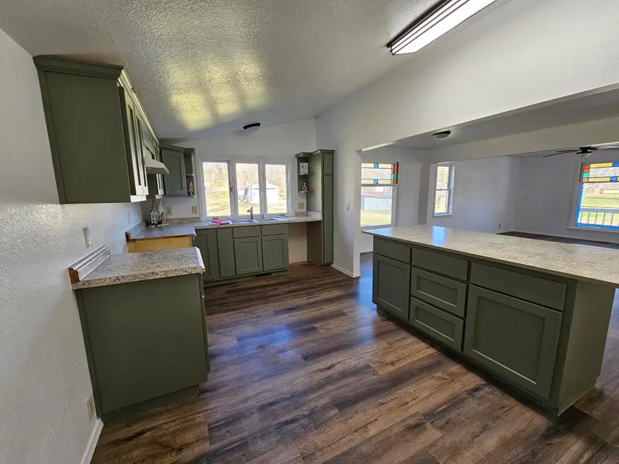 105 Beeman Street, Pineville, MO 64856 - Image #3