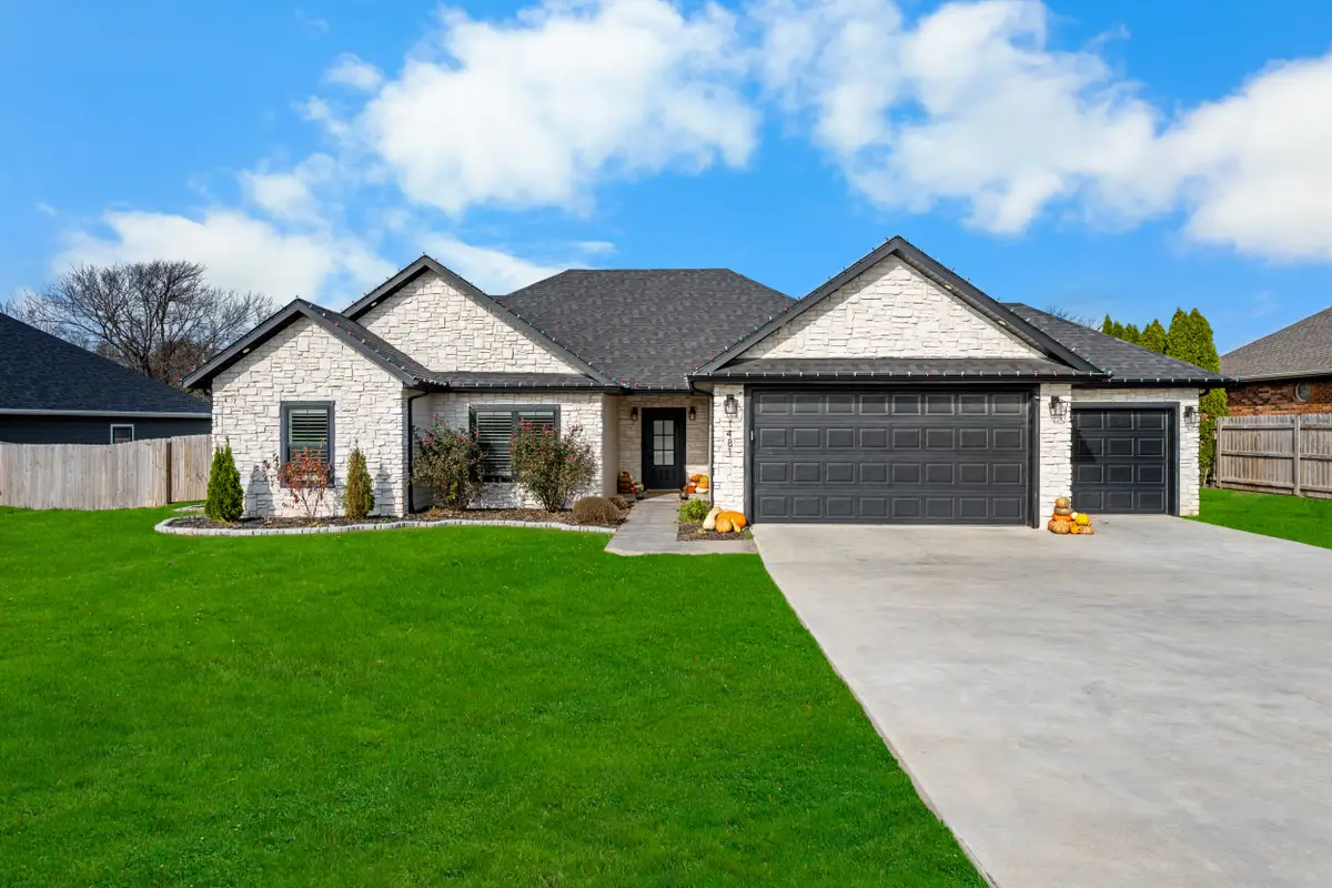 1481 W Jones Street, Bolivar, MO 65613 - Image #1