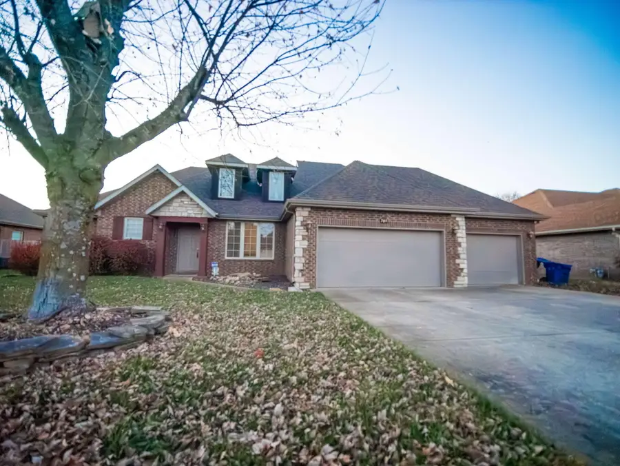 709 N Milton Drive, Nixa, MO 65714 - Image #2