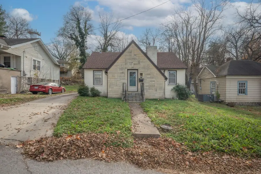 113 E Mckinney Street, Neosho, MO 64850 - Image #2