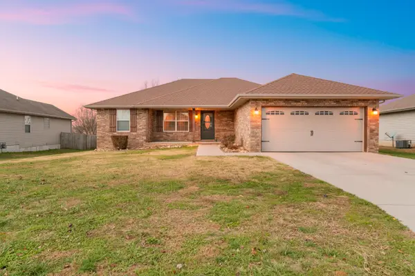 111 Ashton Avenue, Clever, MO 65631