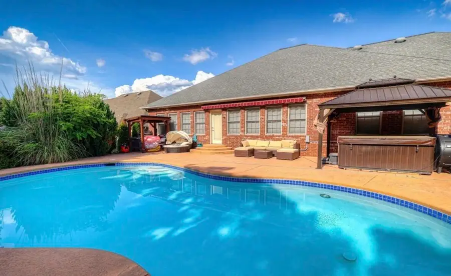 318 Fox Fire Court, Joplin, MO 64801 - Image #2