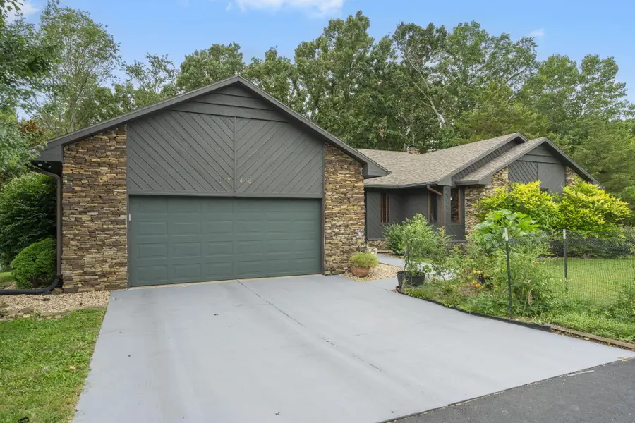 1744 W Montana Court, Nixa, MO 65714 - Image #2