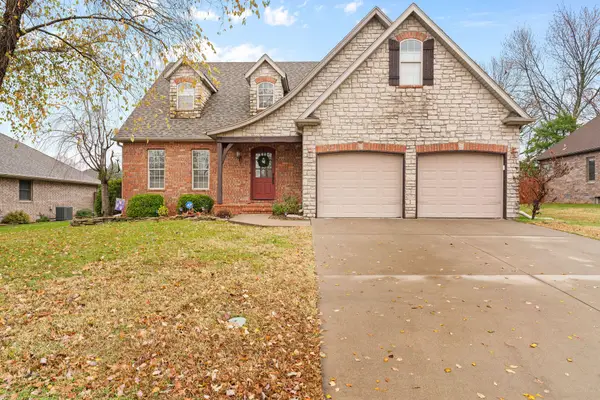 3801 W Randall Street, Battlefield, MO 65619