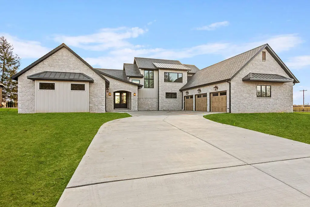 4032 E Dunrobin Drive, Springfield, MO 65809 - Image #1