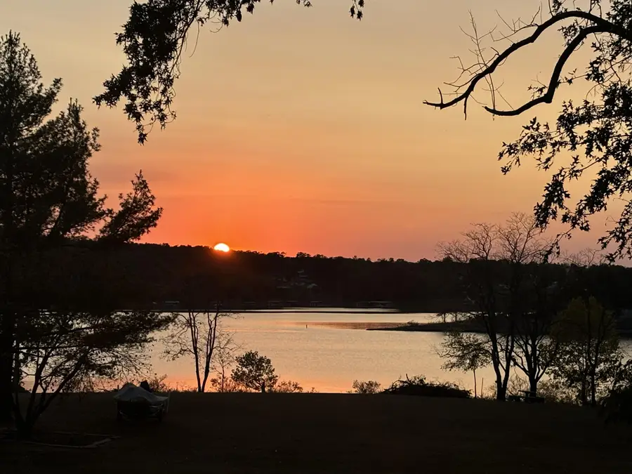 266 Hunt Club Circle, Galena, MO 65656 - Image #3