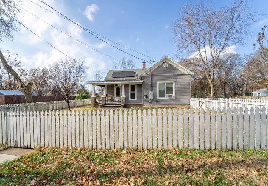 307 N Calhoun Avenue, Ash Grove, MO 65604 - Image #2
