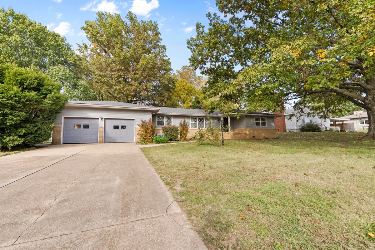 1439 E Mcclernon Street, Springfield, MO 65803 - Image #1