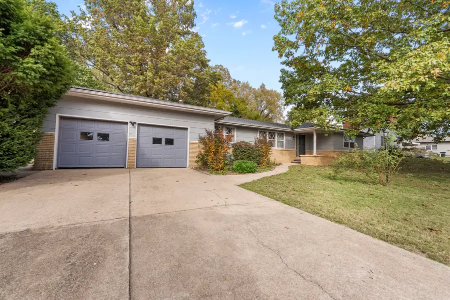 1439 E Mcclernon Street, Springfield, MO 65803 - Image #2
