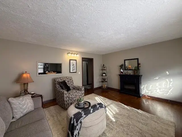 1403 E Lindberg Street, Springfield, MO 65804 - Image #3