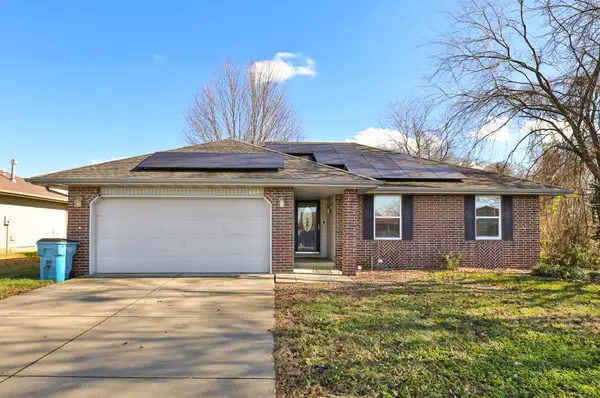 864 S Eastland Avenue, Springfield, MO 65802