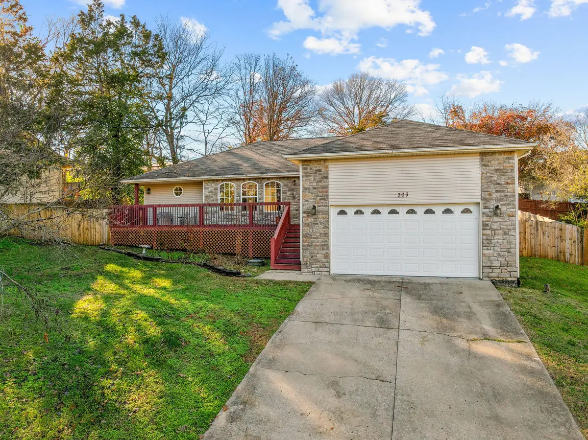 303 Greenbrier Drive, Hollister, MO 65672 - Image #1