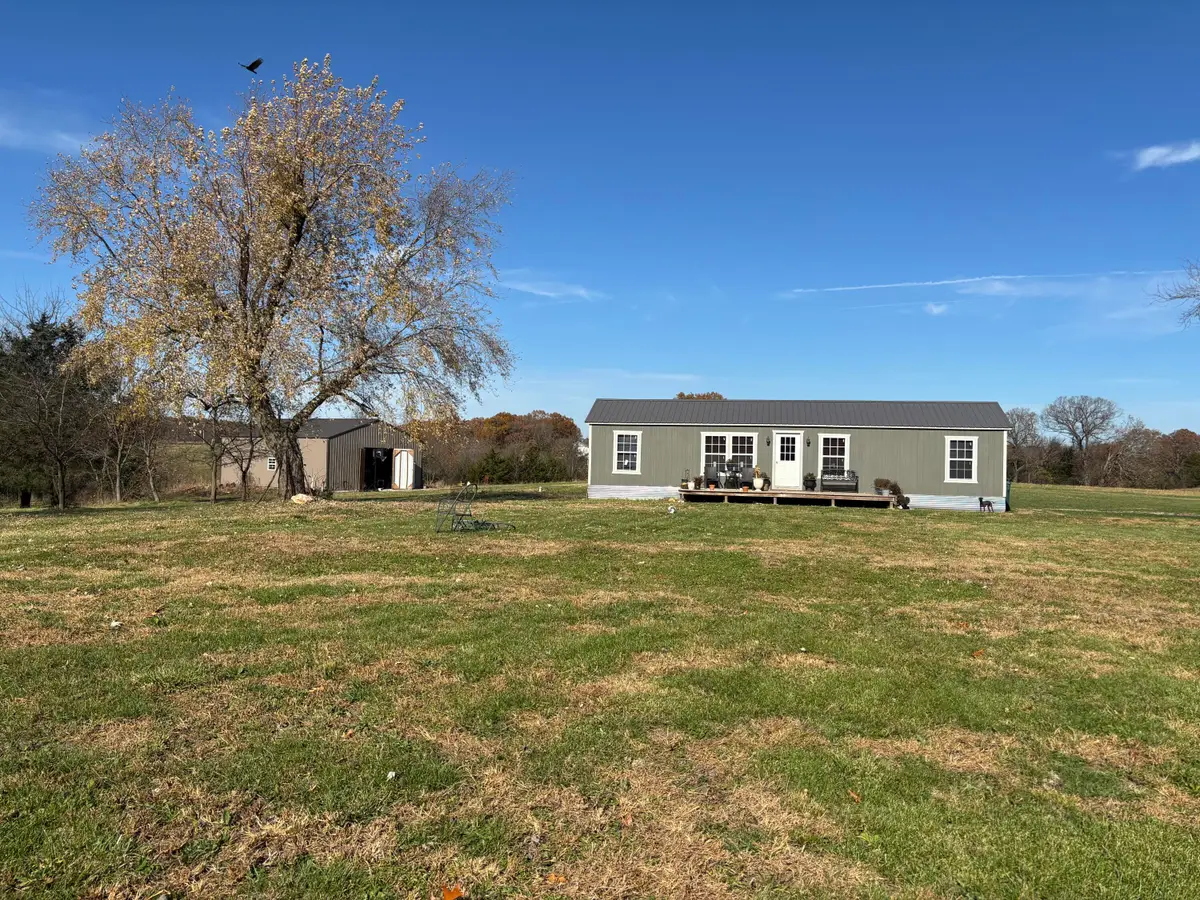 17196 Farm Road 2030, Aurora, MO 65605 - Image #1