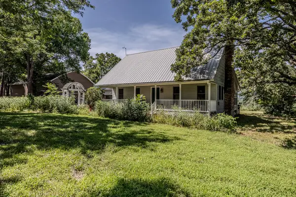 166 State Road P, Long Lane, MO 65590