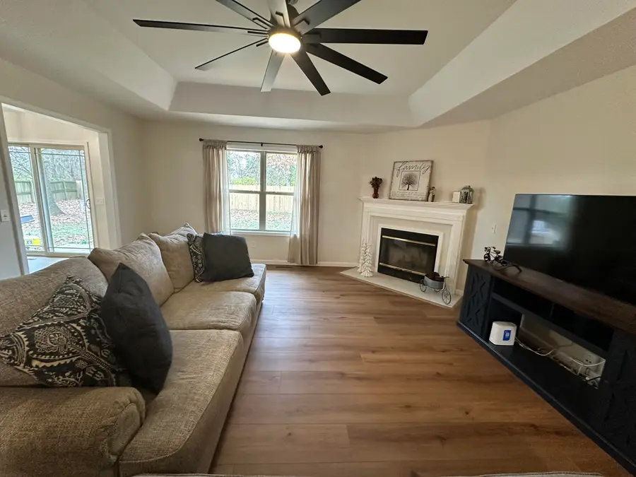 4607 S Falcon Court, Battlefield, MO 65619 - Image #2