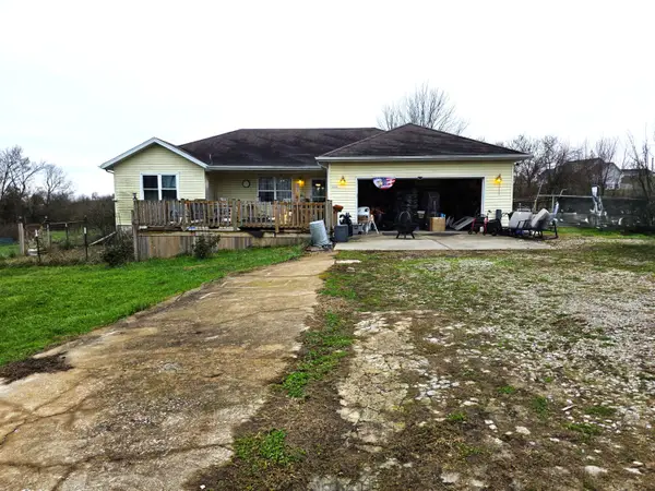 5106 S 165th Road, Bolivar, MO 65613