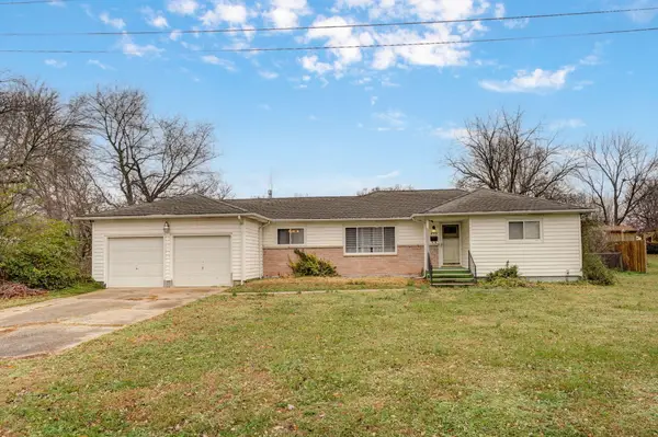 853 W Whiteside Street, Springfield, MO 65807