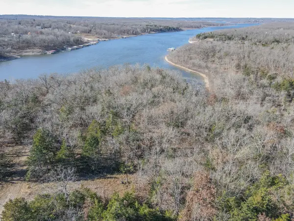 000 County Road 292a, Pittsburg, MO 65724