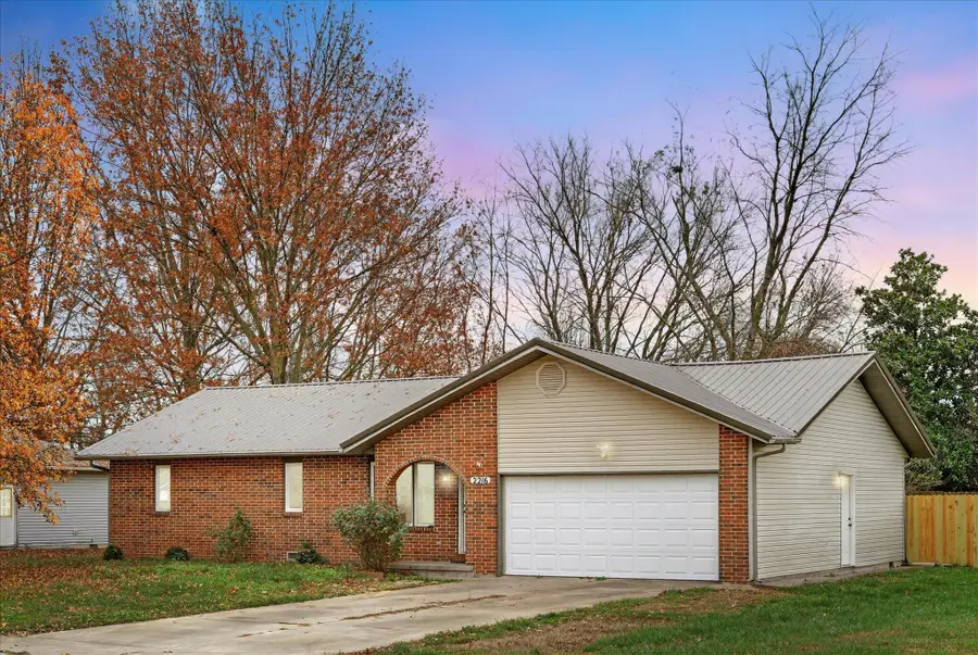 2216 W Austin, Bolivar, MO 65613 - Image #2