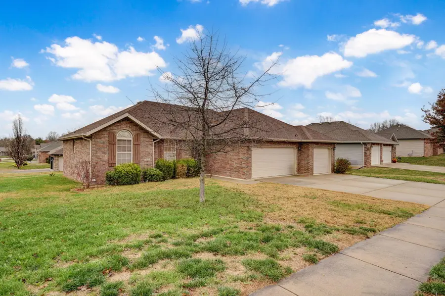 869 E Sparrow Road, Nixa, MO 65714 - Image #3