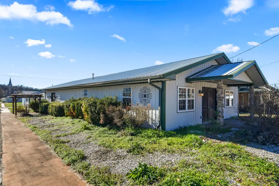 212 E Washington Avenue, Pierce City, MO 65723 - Image #2