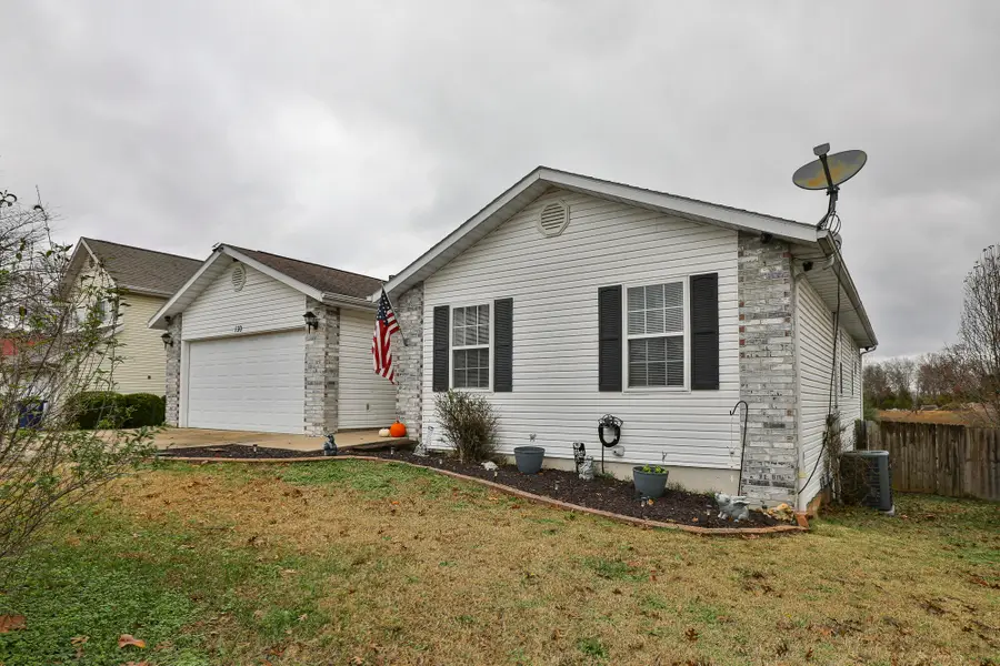 130 Pickett Ridge Court, Kirbyville, MO 65679 - Image #2
