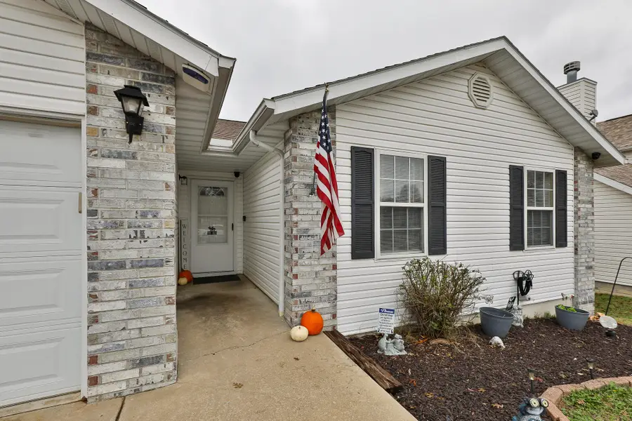 130 Pickett Ridge Court, Kirbyville, MO 65679 - Image #3