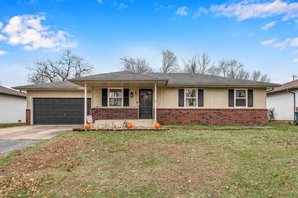 404 E Elm Street, Nixa, MO 65714