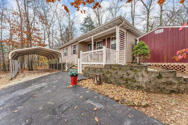 5023 Greenwood Drive, Merriam Woods, MO 65740