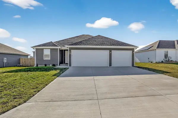 2462 E Beagle Street, Republic, MO 65738