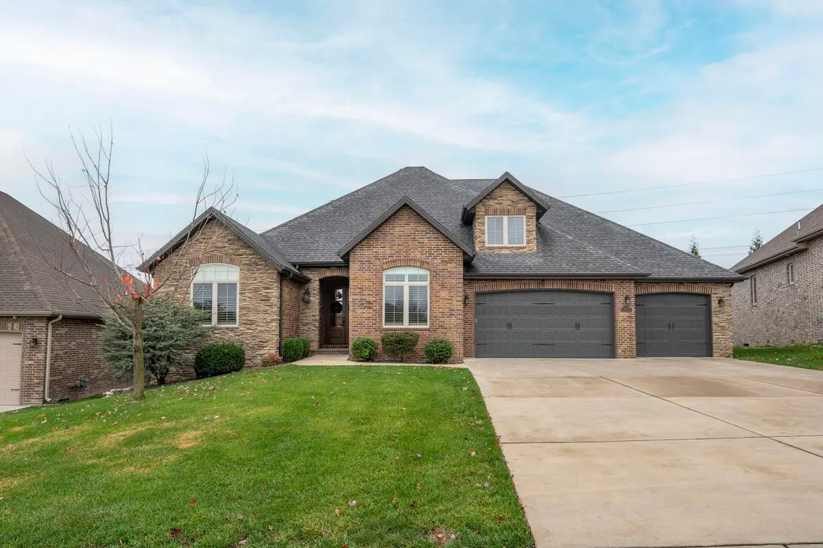 2933 S Camber Avenue, Springfield, MO 65809 - Image #1