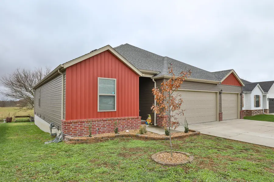 442 W Picardy Street, Republic, MO 65738 - Image #2