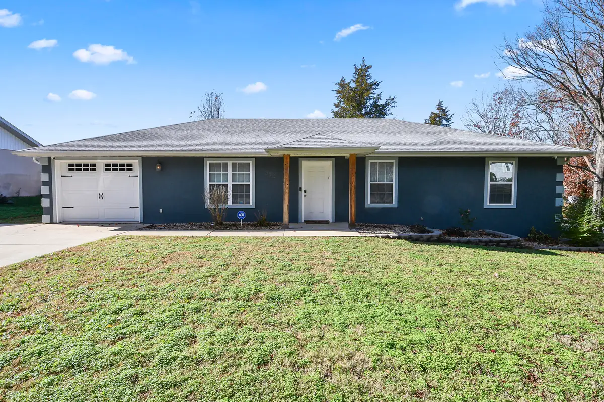 335 Knox Avenue, Hollister, MO 65672 - Image #1