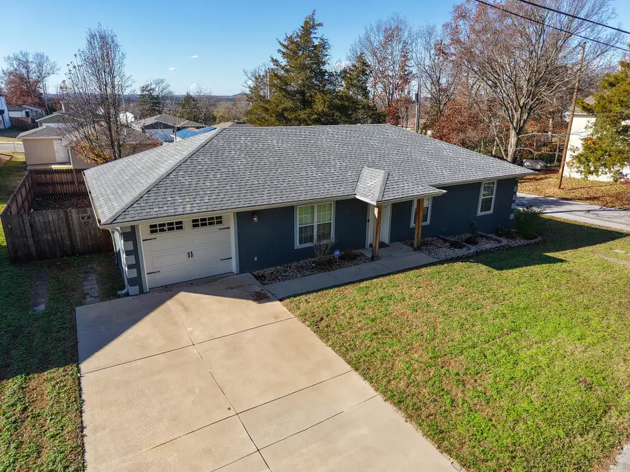 335 Knox Avenue, Hollister, MO 65672 - Image #3