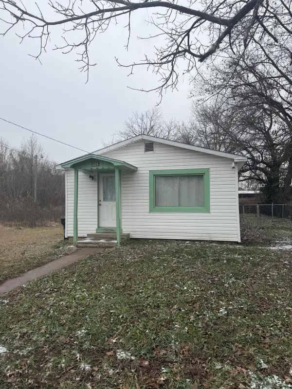 225 Morgan Avenue, Aurora, MO 65605