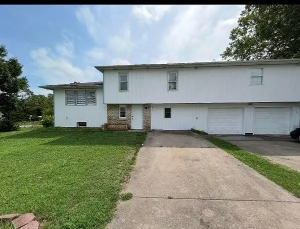 101 Cambridge Drive #A/B, Carl Junction, MO 64834