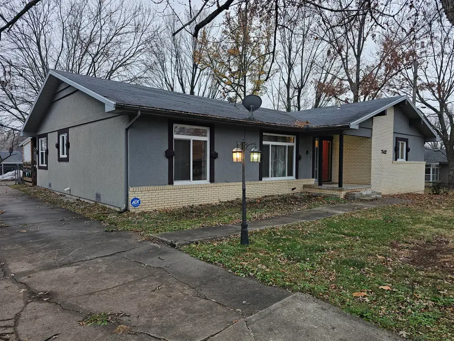 742 E Smith Street, Springfield, MO 65803 - Image #2