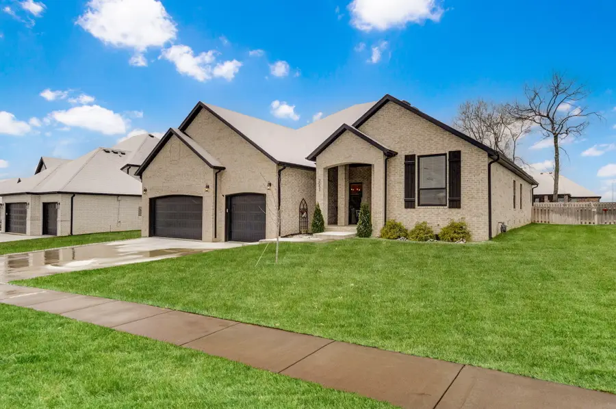 2053 N Riva Ridge Court, Springfield, MO 65802 - Image #2