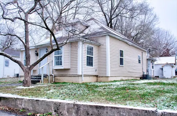 206 N Webster Avenue, Ash Grove, MO 65604